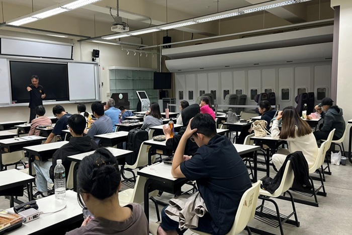 講師分享導覽解說的來由、樂趣、挑戰、技巧、應變經驗等圖片