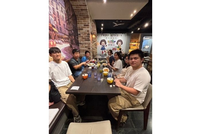 期中測驗：於實際場域實踐課堂所學餐桌禮儀